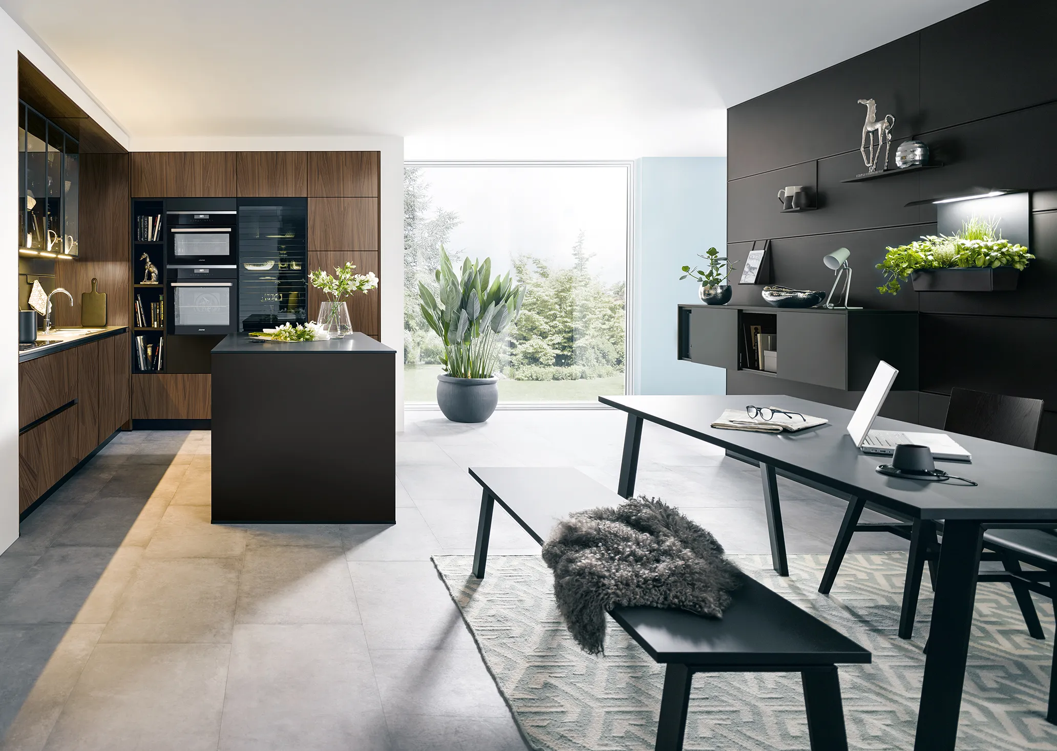 AVO-OL767U-Akoni-Wood__UMA-P187-Onyxschwarz